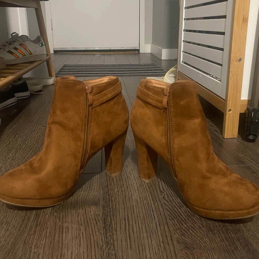 TOP Moda Boots - Picture 2 of 3